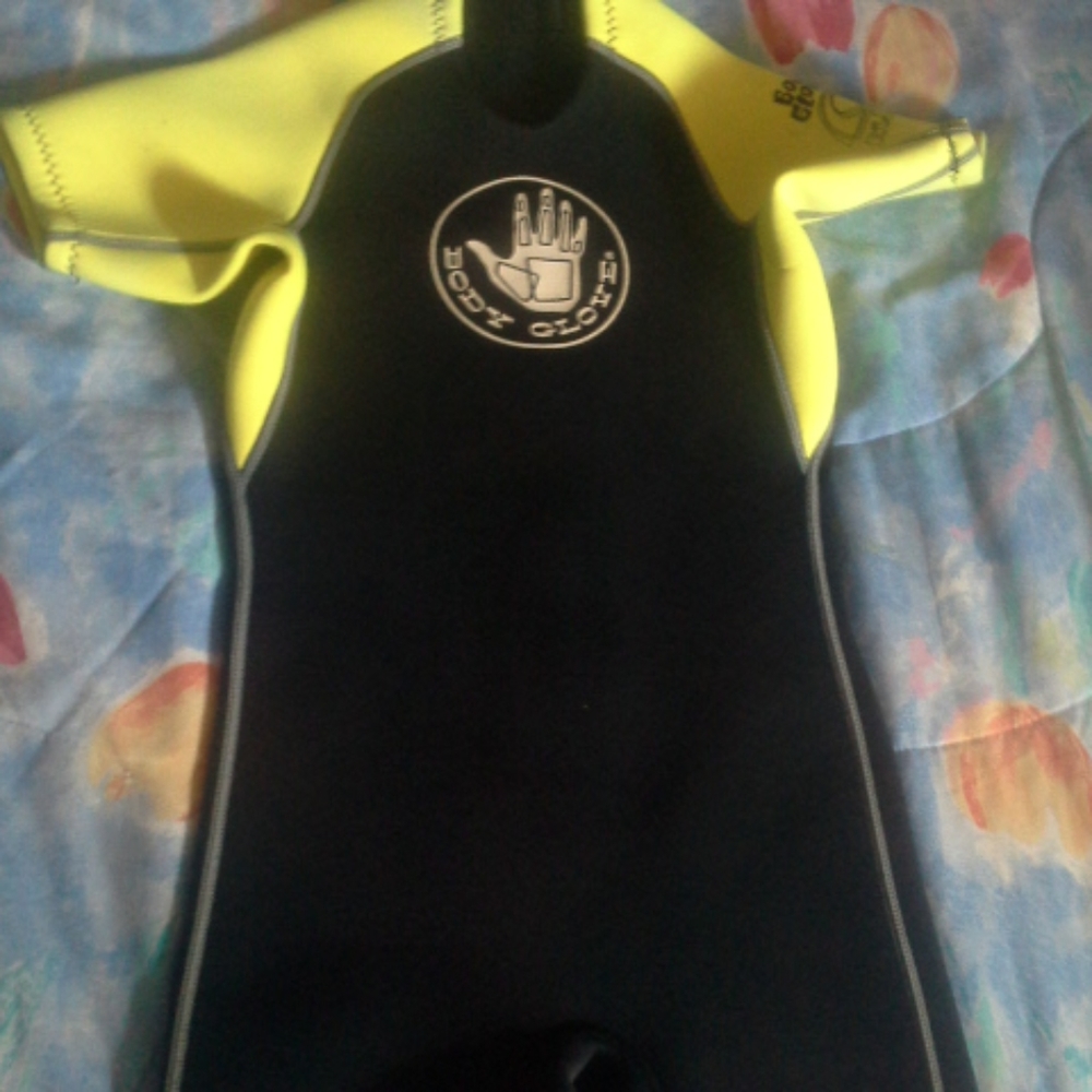 Used Body Glove Child's Wetsuit Size C4